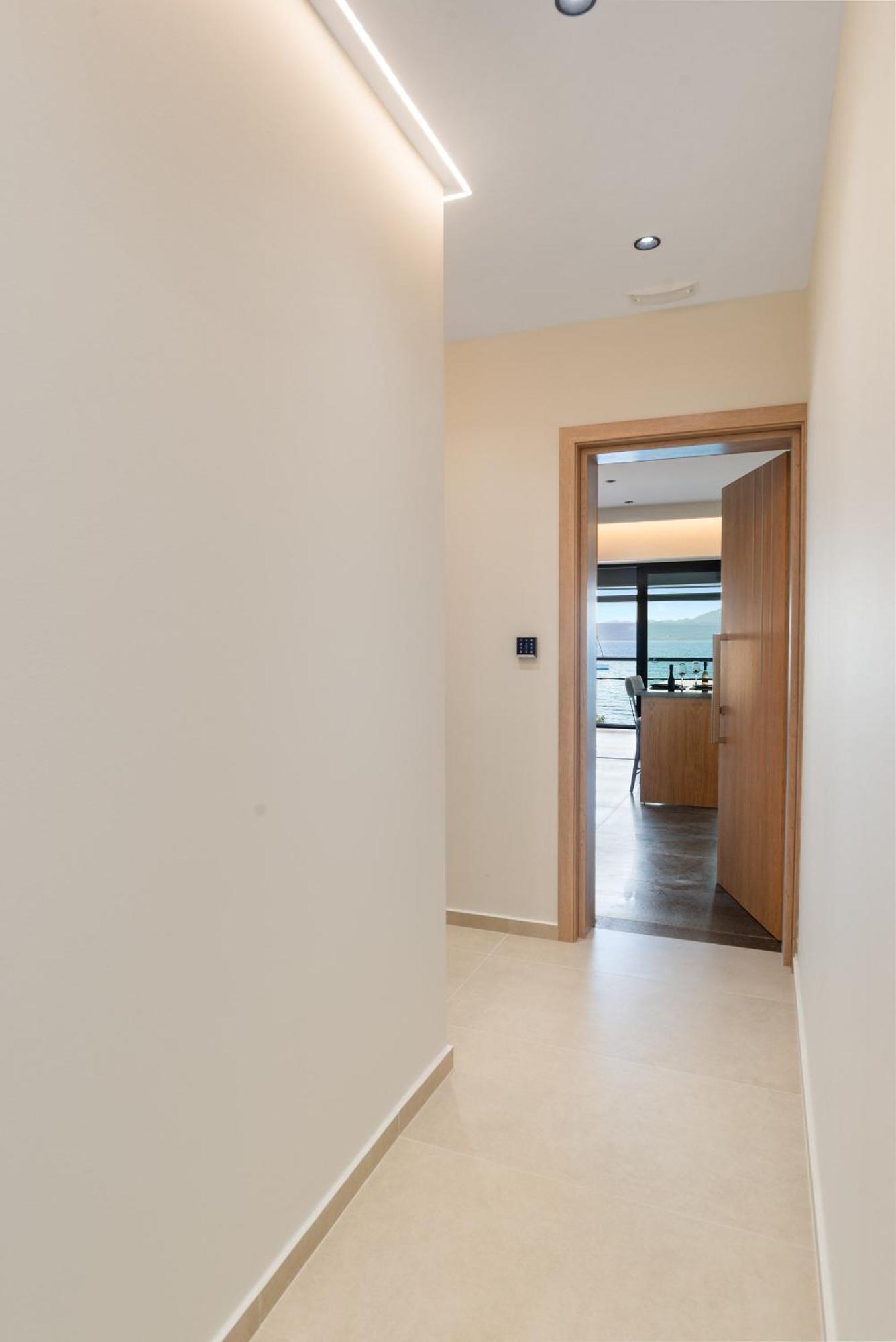 Peristeres Luxury Apartment Next To The Sea - By Apokoras Villas อัลมีรีดา ภายนอก รูปภาพ