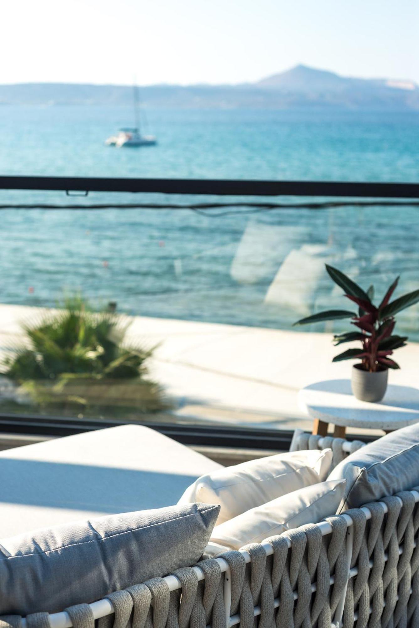 Peristeres Luxury Apartment Next To The Sea - By Apokoras Villas อัลมีรีดา ภายนอก รูปภาพ