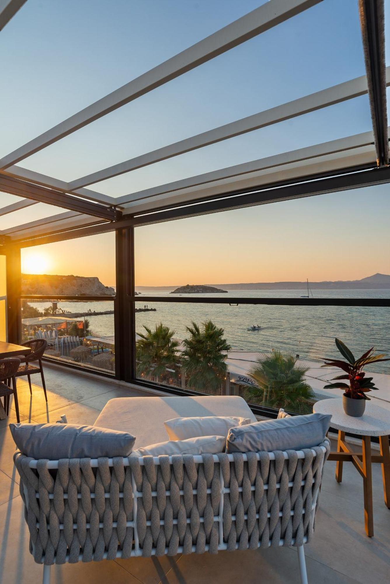 Peristeres Luxury Apartment Next To The Sea - By Apokoras Villas อัลมีรีดา ภายนอก รูปภาพ
