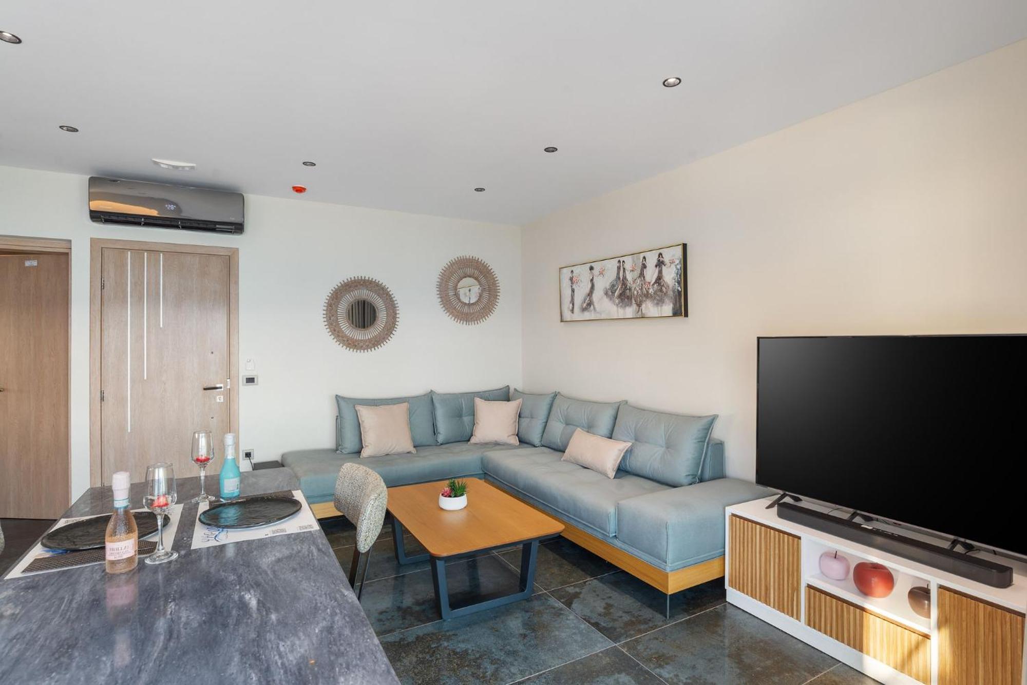 Peristeres Luxury Apartment Next To The Sea - By Apokoras Villas อัลมีรีดา ภายนอก รูปภาพ