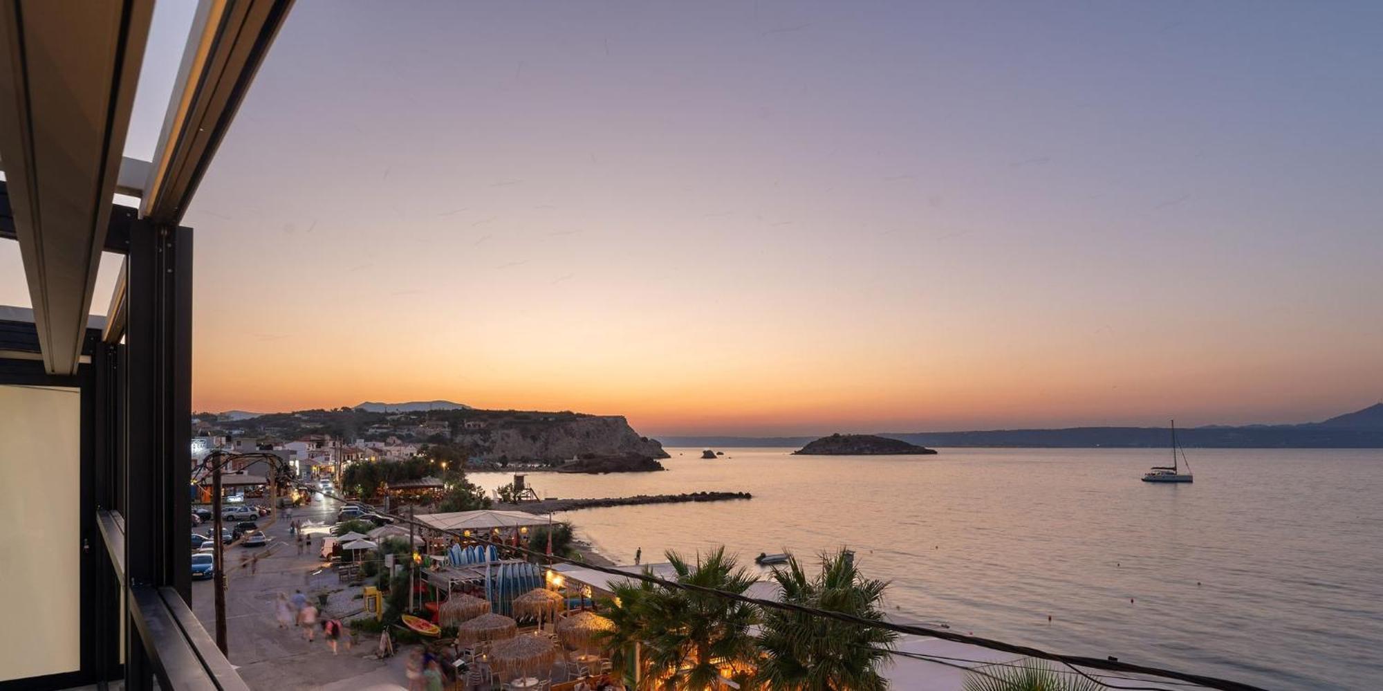 Peristeres Luxury Apartment Next To The Sea - By Apokoras Villas อัลมีรีดา ภายนอก รูปภาพ