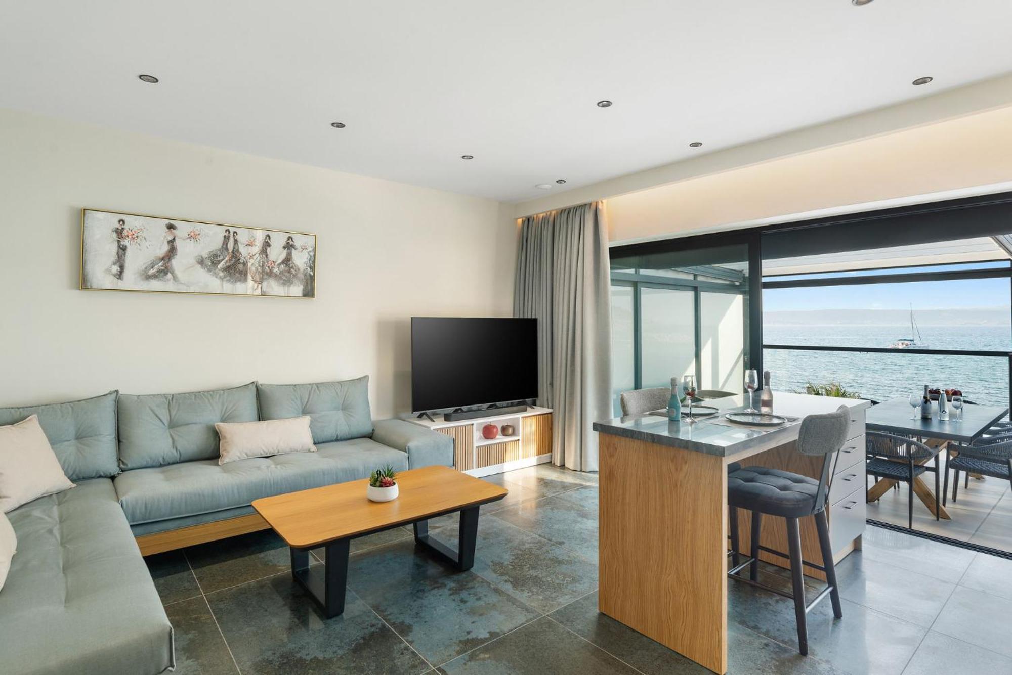 Peristeres Luxury Apartment Next To The Sea - By Apokoras Villas อัลมีรีดา ภายนอก รูปภาพ