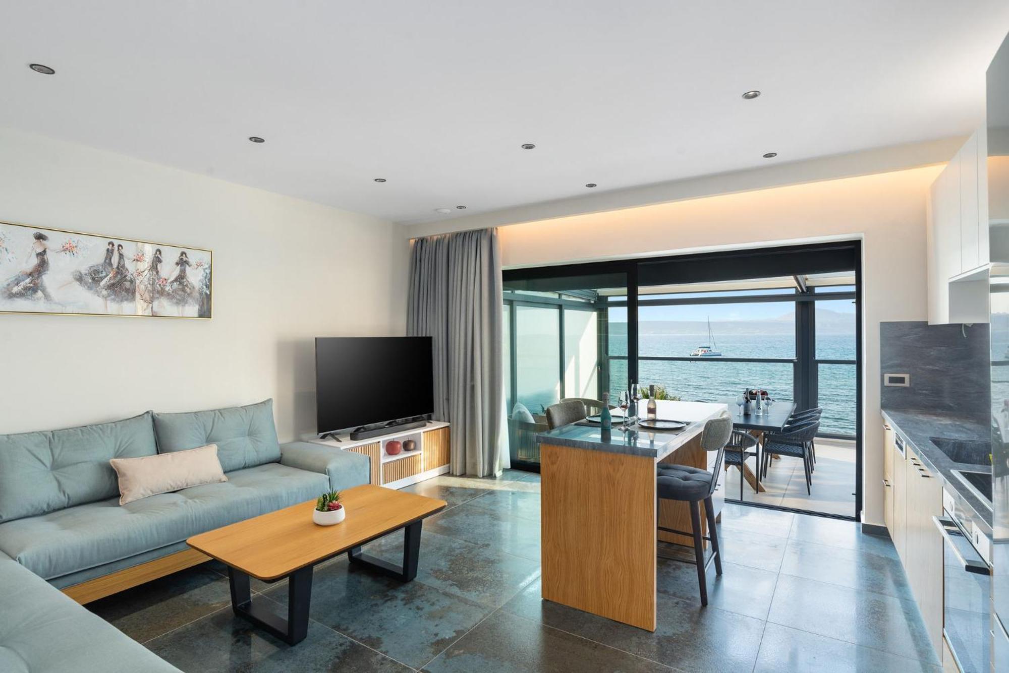 Peristeres Luxury Apartment Next To The Sea - By Apokoras Villas อัลมีรีดา ภายนอก รูปภาพ